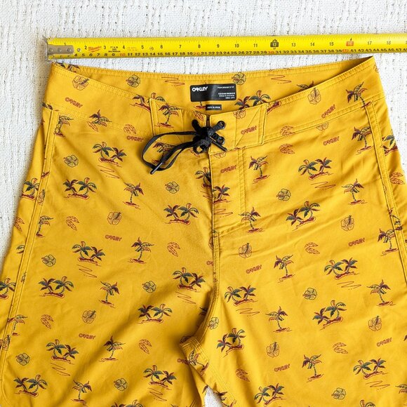 Oakley Men's Size 34 Board Shorts Swim Trunks Spellout Orange Yellow - Picture 4 of 9